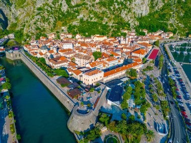 Karadağ 'ın Kotor kentinin hava manzarası