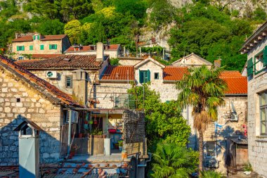 Karadağ 'ın eski Kotor kentindeki tarihi evler