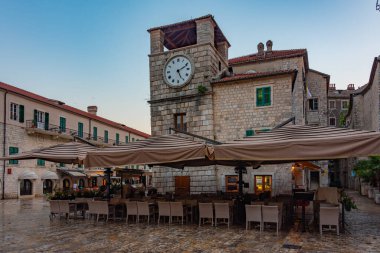 Saat Kulesi eski şehir Kotor, Karadağ