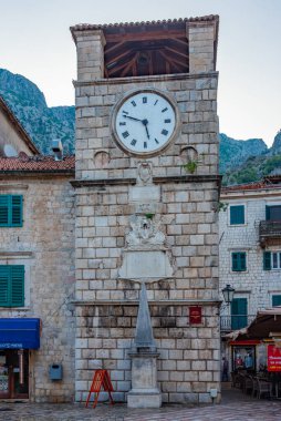 Saat Kulesi eski şehir Kotor, Karadağ