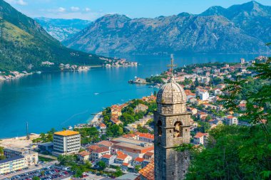 Karadağ 'daki Giovanni kalesinden Kotor' un Panorama manzarası