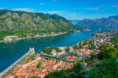 Karadağ 'daki Giovanni kalesinden Kotor' un Panorama manzarası