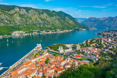 Karadağ 'daki Giovanni kalesinden Kotor' un Panorama manzarası