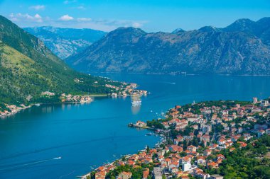 Karadağ 'daki Giovanni kalesinden Kotor' un Panorama manzarası