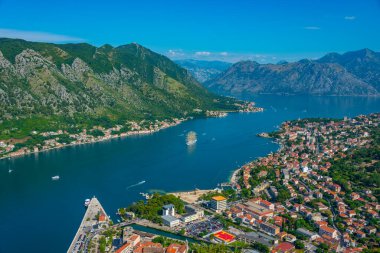 Karadağ 'daki Giovanni kalesinden Kotor' un Panorama manzarası