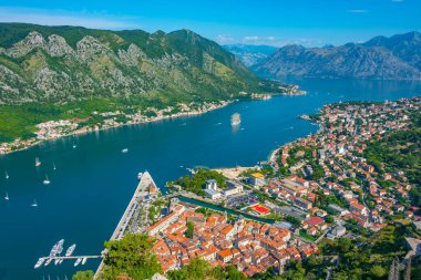 Karadağ 'daki Giovanni kalesinden Kotor' un Panorama manzarası