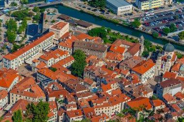 Karadağ 'daki Giovanni kalesinden Kotor' un Panorama manzarası