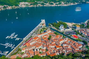 Karadağ 'daki Giovanni kalesinden Kotor' un Panorama manzarası