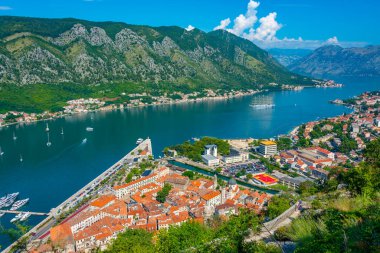 Karadağ 'daki Giovanni kalesinden Kotor' un Panorama manzarası