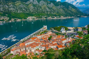 Karadağ 'daki Giovanni kalesinden Kotor' un Panorama manzarası
