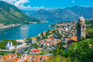 Karadağ 'daki Giovanni kalesinden Kotor' un Panorama manzarası