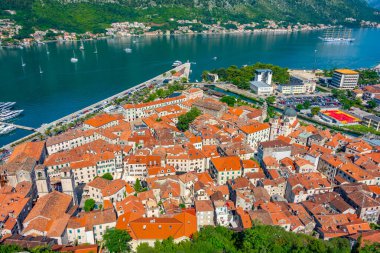 Karadağ 'daki Giovanni kalesinden Kotor' un Panorama manzarası