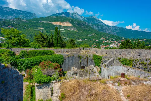 Karadağ 'ın Herceg Novi kentindeki İspanyol kalesi