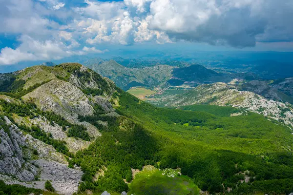 Karadağ 'daki Lovcen Ulusal Parkı' nın manzarası