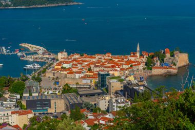 Eski Budva 'nın havadan görünüşü, mongol.