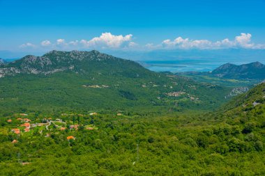 Karadağ 'daki Skadar gölünün Panorama manzarası