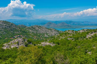 Karadağ 'daki Skadar gölünün Panorama manzarası