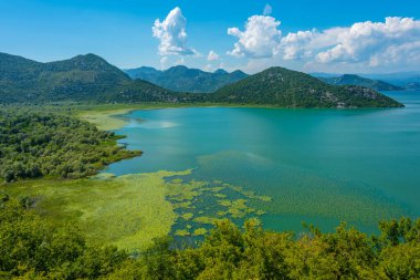 Karadağ 'daki Skadar gölünün Panorama manzarası