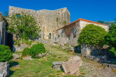 Moğolistan 'daki Stari Bar kalesinin kalıntıları.