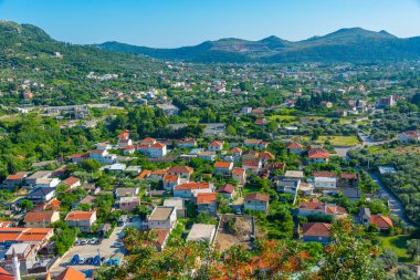 Karadağ 'daki Stari Bar' daki evlerin hava manzarası