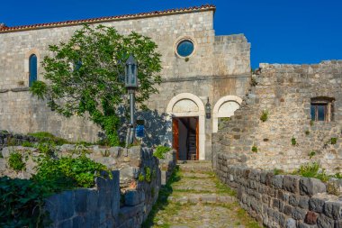 Moğolistan 'daki Stari Bar kalesinin kalıntıları.