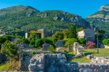 Moğolistan 'daki Stari Bar kalesinin kalıntıları.