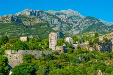 Karadağ 'daki Stari Bar harabelerinin havadan görünüşü