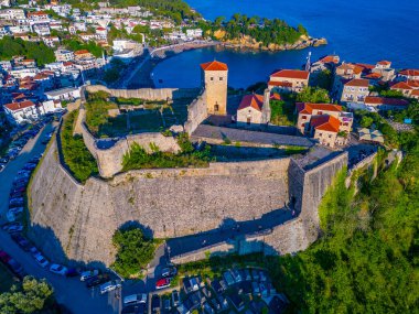 Karadağ 'ın eski Ulcinj kentinin hava manzarası
