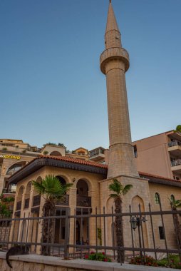 Ulcinj 'deki Denizci Camii, mongol.