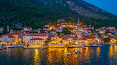 Karadağ 'da Perast' in günbatımı hava manzarası