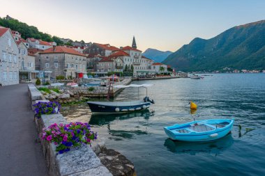 Karadağ 'ın Perast kasabasındaki restoran