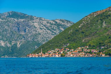 Karadağ 'ın Boka Kotorska körfezinde yer alan Perast kasabası