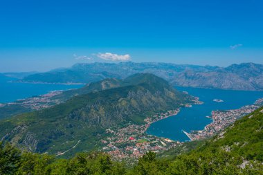 Karadağ 'daki Tivat ve Boka Kotorska körfezi