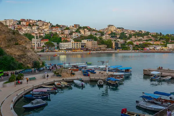 Karadağ 'ın Ulcinj kentinde marina manzarası
