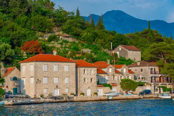 Karadağ 'ın Perast kasabasında gezinti