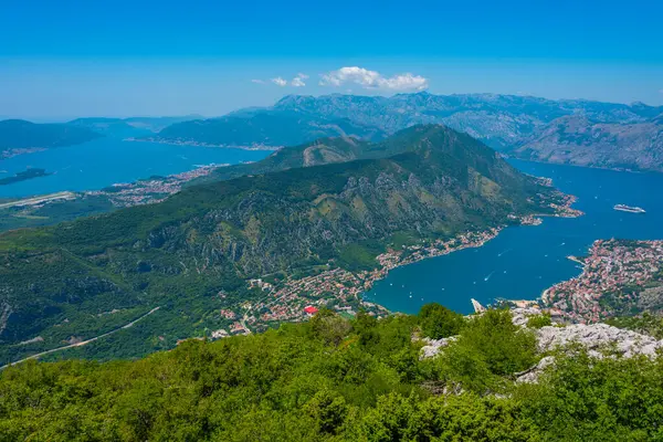 Karadağ 'daki Tivat ve Boka Kotorska körfezi