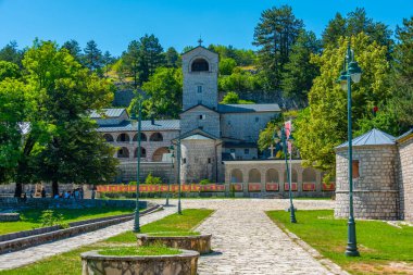 Karadağ 'da yaz aylarında Çetince manastırı