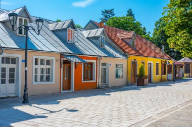 Karadağ 'ın eski Çetince kentinde dar bir sokak