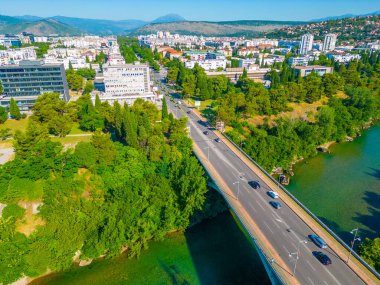 Karadağ 'ın Podgorica kentinde Blazo Jovanoviç köprüsü