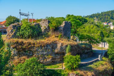 Karadağ 'ın Podgorica kentindeki Nemanjin kalesinden mezun oldu