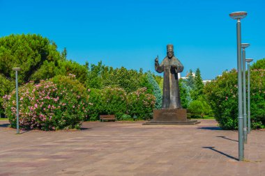 Karadağ 'ın Podgorica kentindeki Petar Petroviç Njegos Heykeli