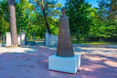 Karadağ 'ın Podgorica kentindeki Jelena Petroviç Savoya heykeli