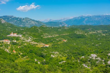 Arnavutluk sınırı yakınlarındaki Karadağ dağlarındaki kilise