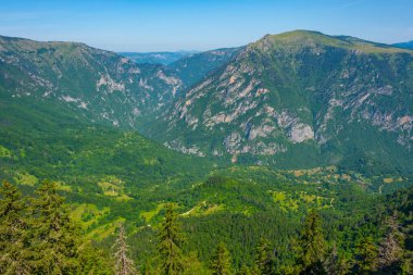 Tara Nehri Vadisi Karadağ 'daki Durmitor Milli Parkı' ndan izlendi