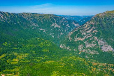 Tara Nehri Vadisi Karadağ 'daki Durmitor Milli Parkı' ndan izlendi