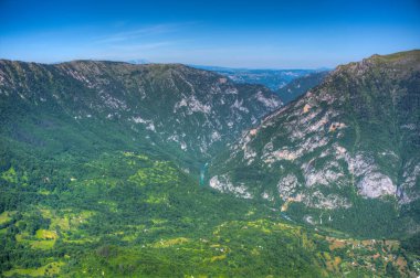 Tara Nehri Vadisi Karadağ 'daki Durmitor Milli Parkı' ndan izlendi