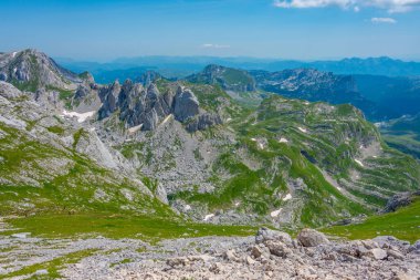 Karadağ 'ın Bobotuv Kuk dağının hakim olduğu Durmitor Milli Parkı Panoraması