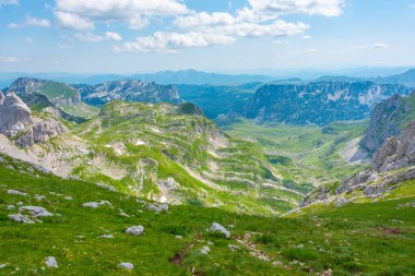 Karadağ 'ın Bobotuv Kuk dağının hakim olduğu Durmitor Milli Parkı Panoraması
