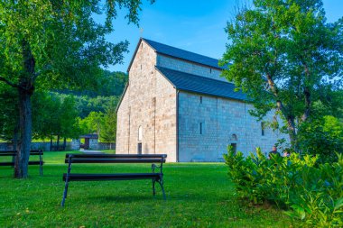 Karadağ 'daki piva manastırı manzarası
