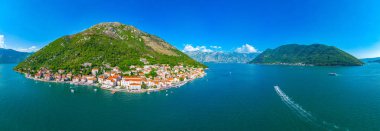 Karadağ 'da Perast' in havadan görünüşü